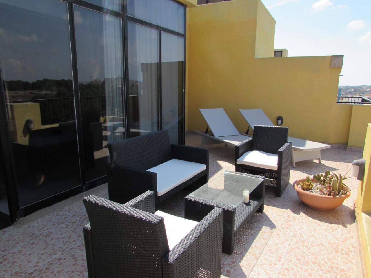 Panoramic Penthouse In Marsascala Which Enjoys Sea And Country Views Daire Marsaskala Dış mekan fotoğraf