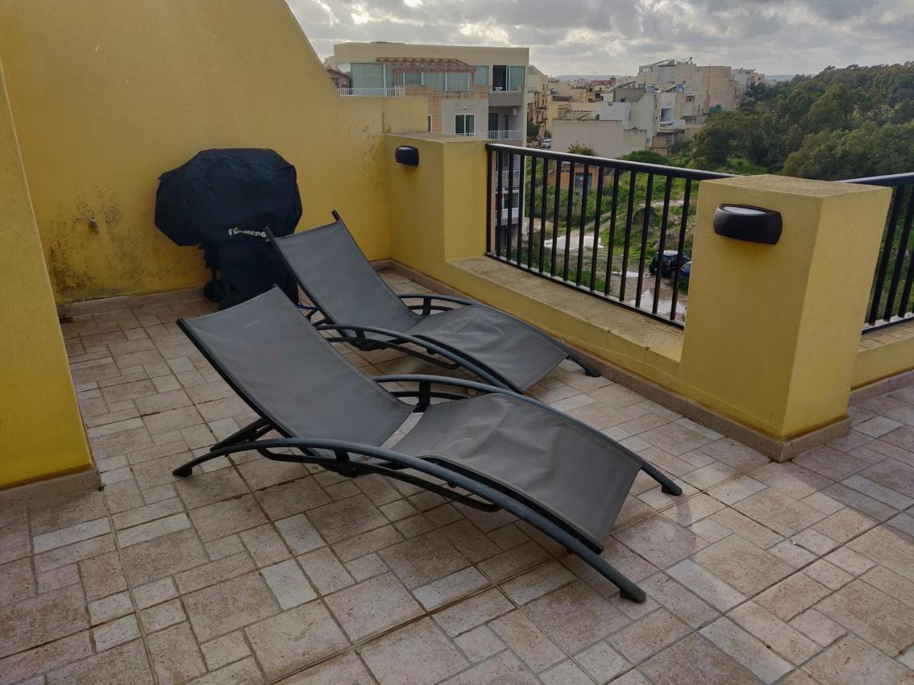 Panoramic Penthouse In Marsascala Which Enjoys Sea And Country Views Daire Marsaskala Dış mekan fotoğraf
