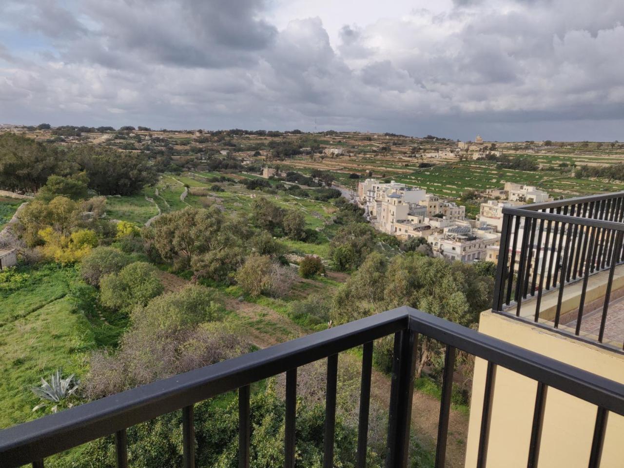Panoramic Penthouse In Marsascala Which Enjoys Sea And Country Views Daire Marsaskala Dış mekan fotoğraf