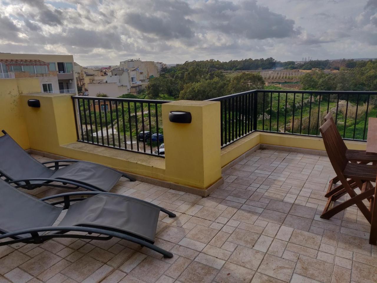 Panoramic Penthouse In Marsascala Which Enjoys Sea And Country Views Daire Marsaskala Dış mekan fotoğraf