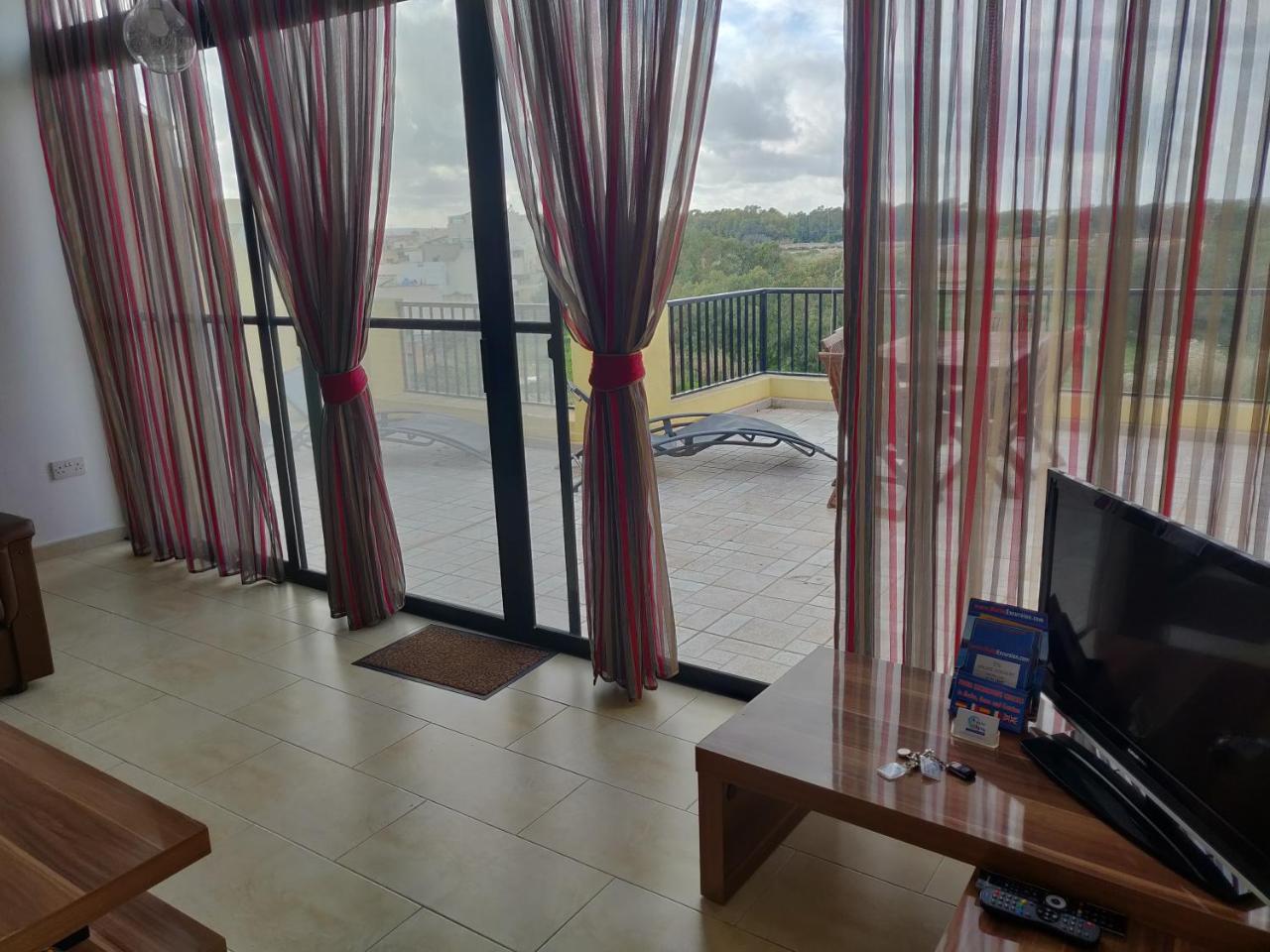 Panoramic Penthouse In Marsascala Which Enjoys Sea And Country Views Daire Marsaskala Dış mekan fotoğraf