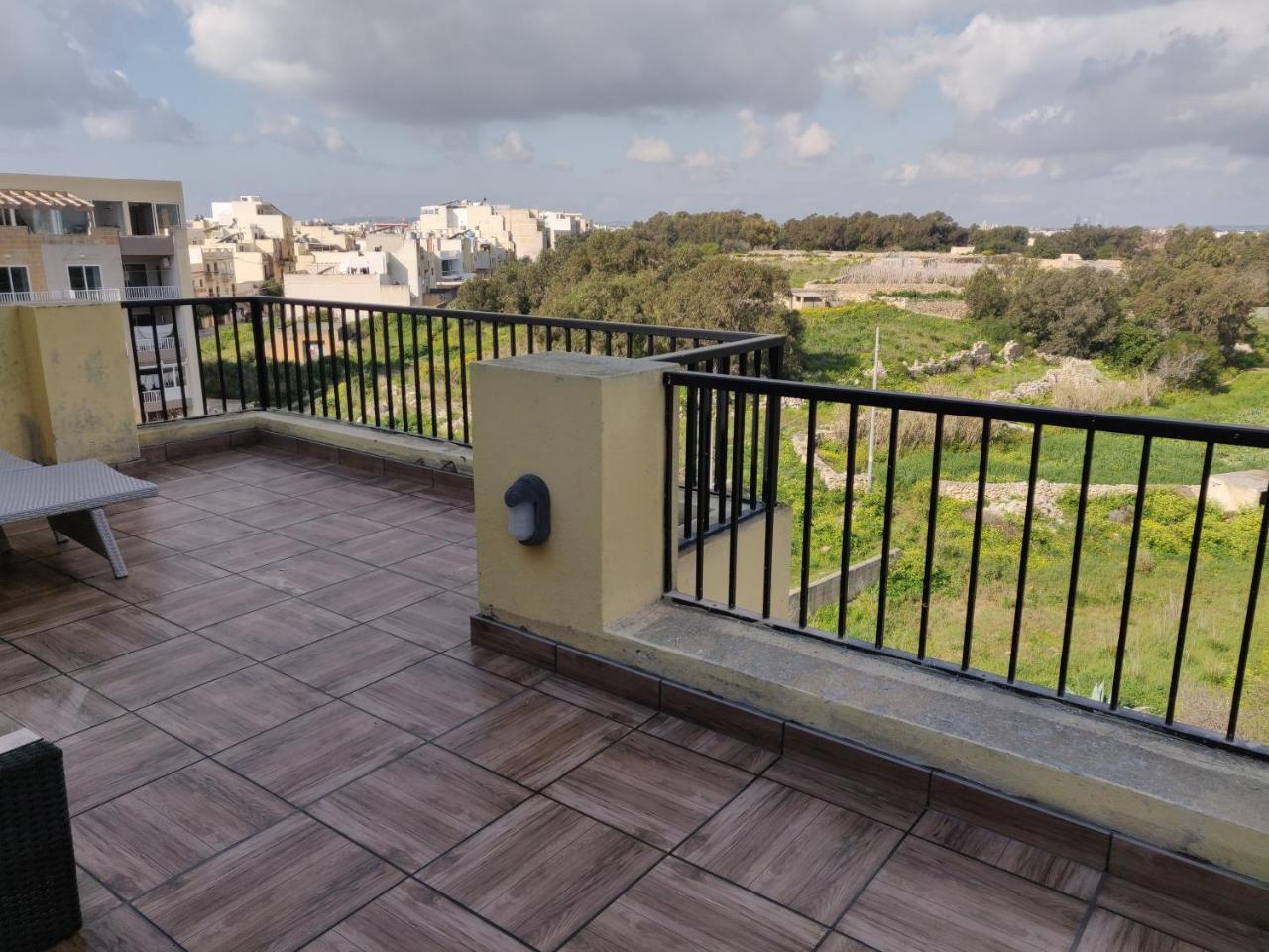 Panoramic Penthouse In Marsascala Which Enjoys Sea And Country Views Daire Marsaskala Dış mekan fotoğraf